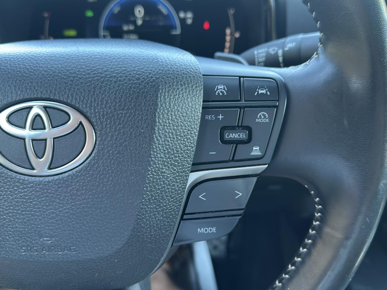 Toyota Camry SE (Natl) 2025