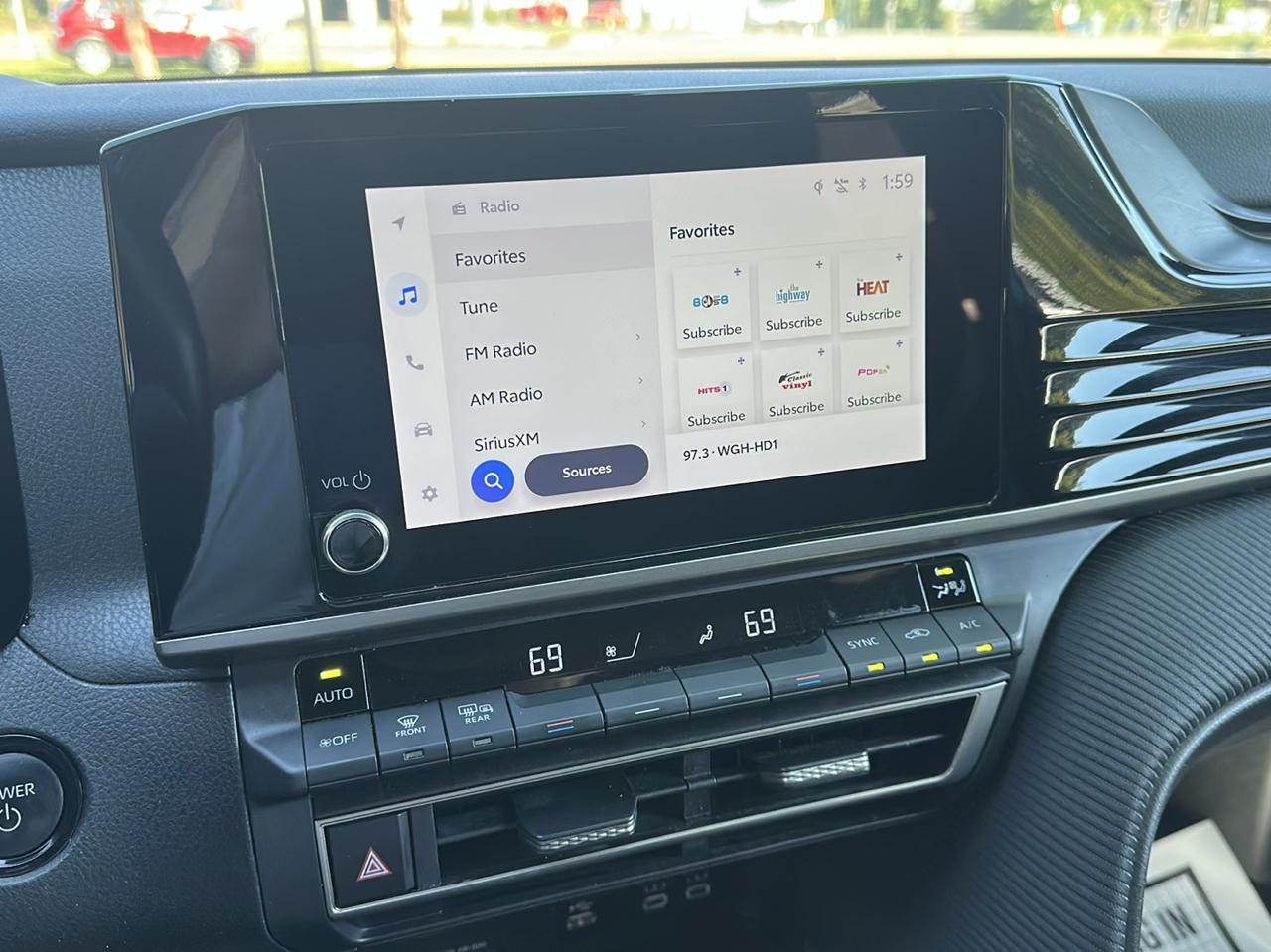 Toyota Camry SE (Natl) 2025