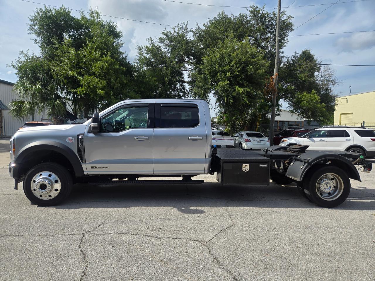 Ford F-550 Crew Cab DRW 4WD 2024