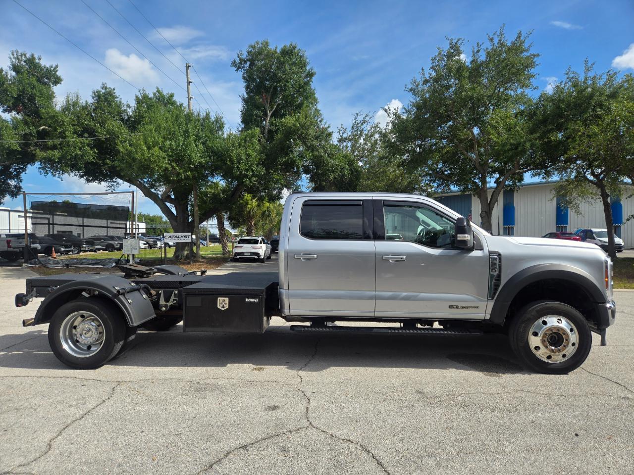 Ford F-550 Crew Cab DRW 4WD 2024