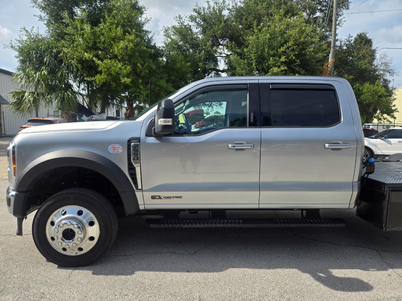 Ford F-550 Crew Cab DRW 4WD 2024