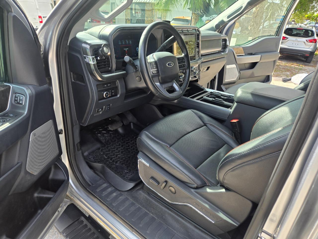 Ford F-550 Crew Cab DRW 4WD 2024