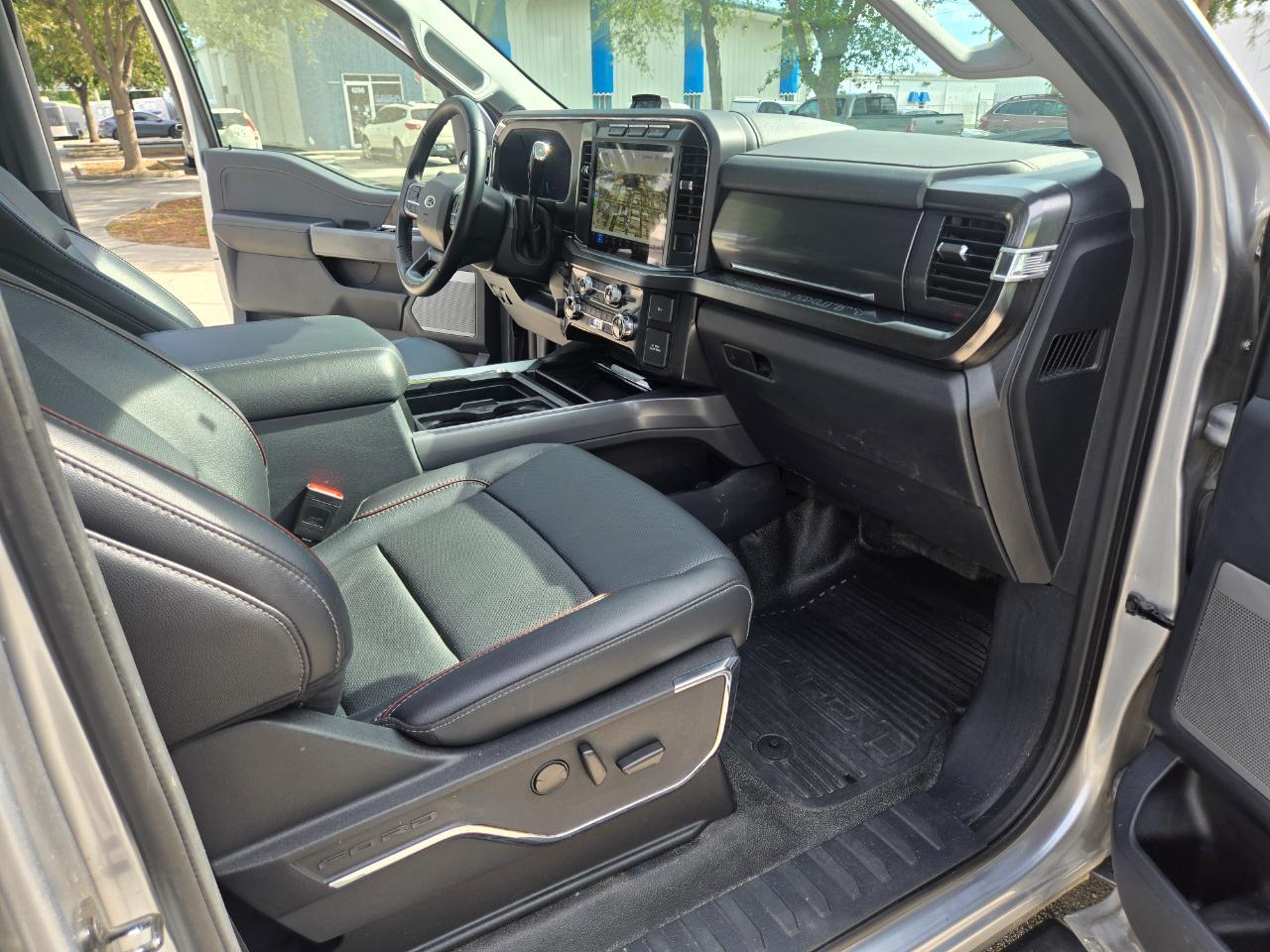 Ford F-550 Crew Cab DRW 4WD 2024