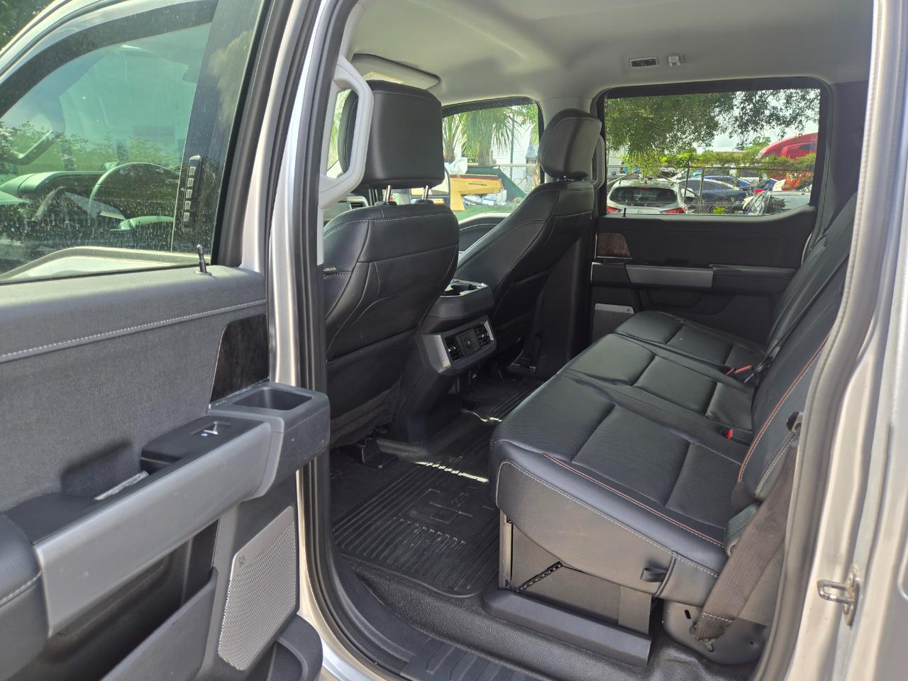 Ford F-550 Crew Cab DRW 4WD 2024