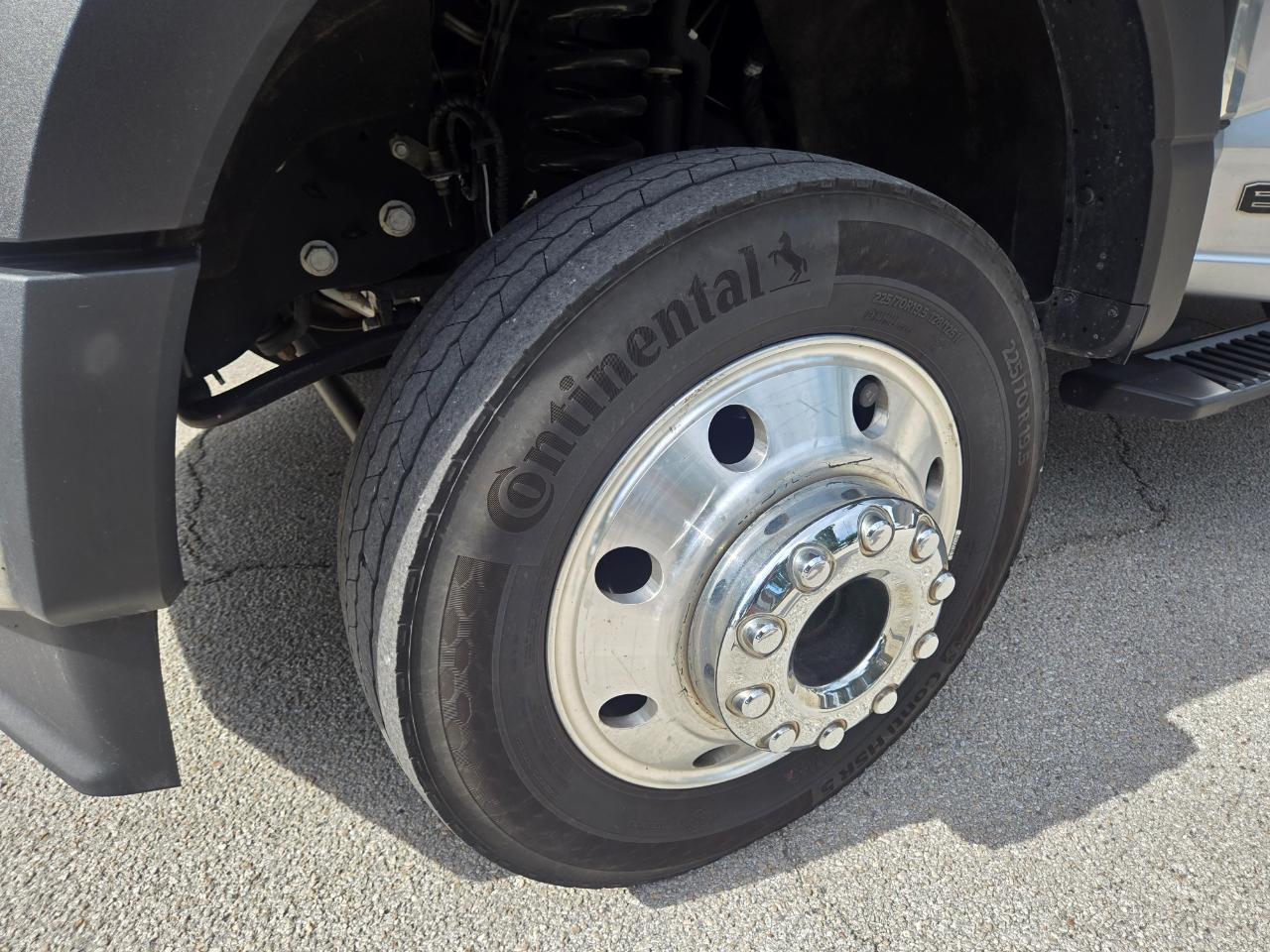 Ford F-550 Crew Cab DRW 4WD 2024