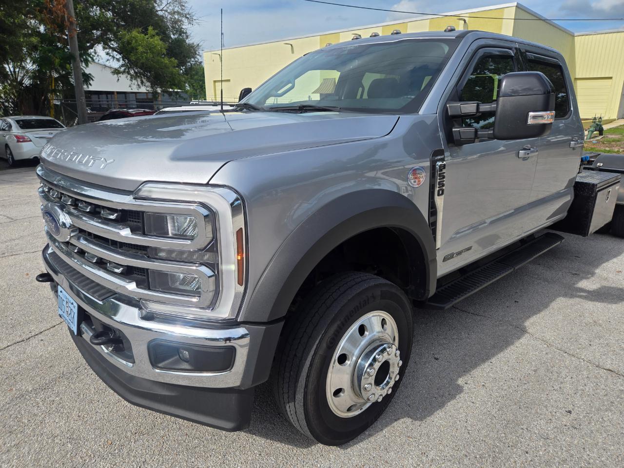Ford F-550 Crew Cab DRW 4WD 2024