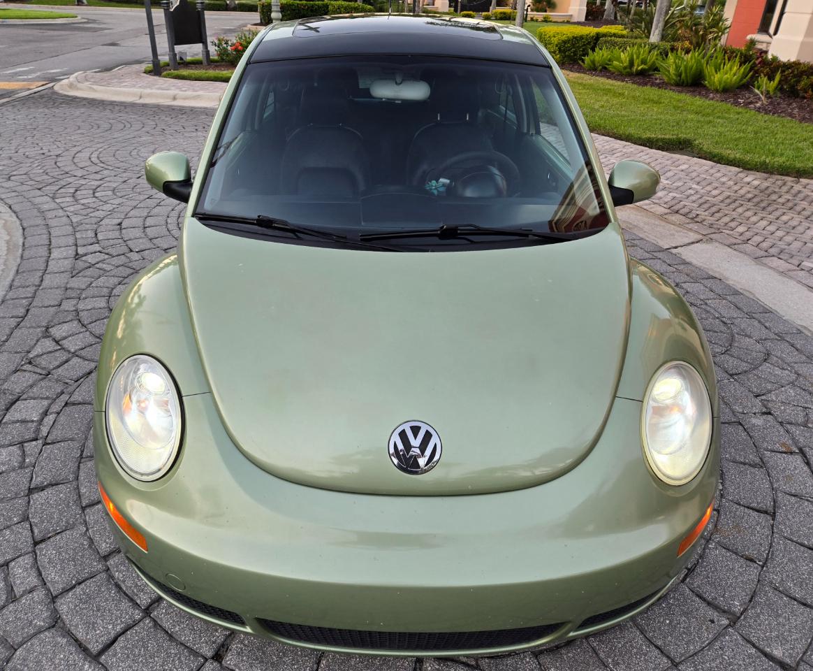 Volkswagen New Beetle  2009