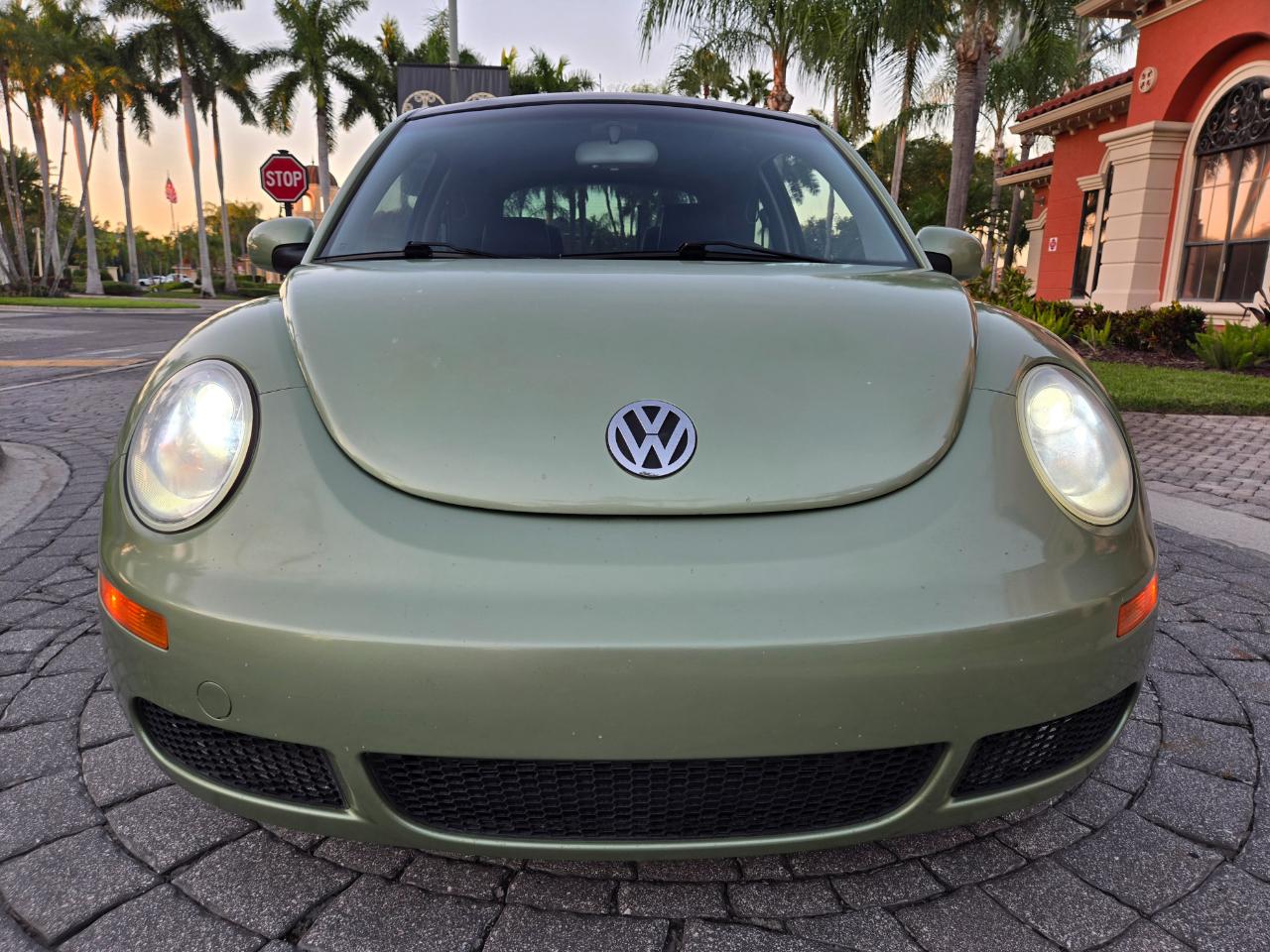 Volkswagen New Beetle  2009