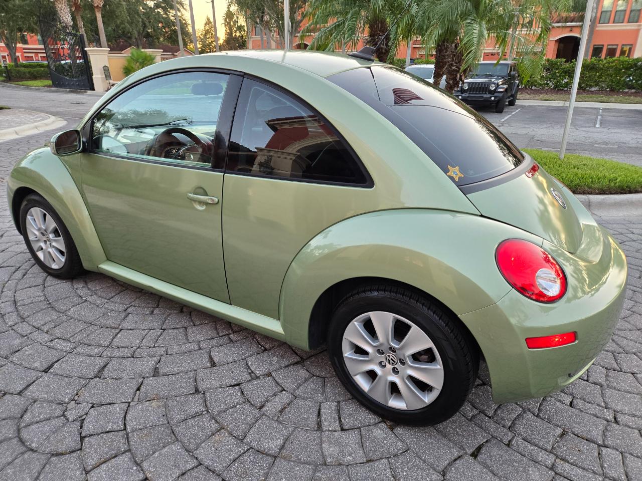 Volkswagen New Beetle  2009
