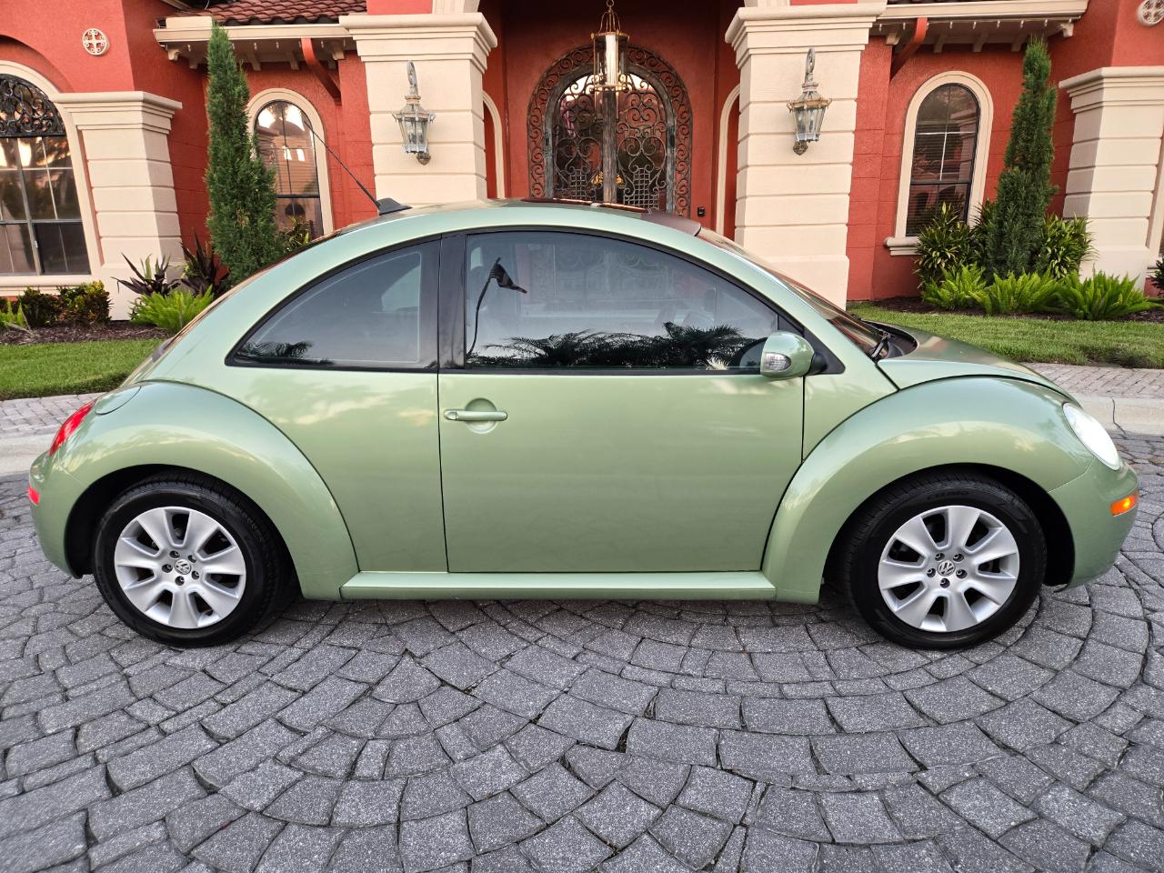 Volkswagen New Beetle  2009