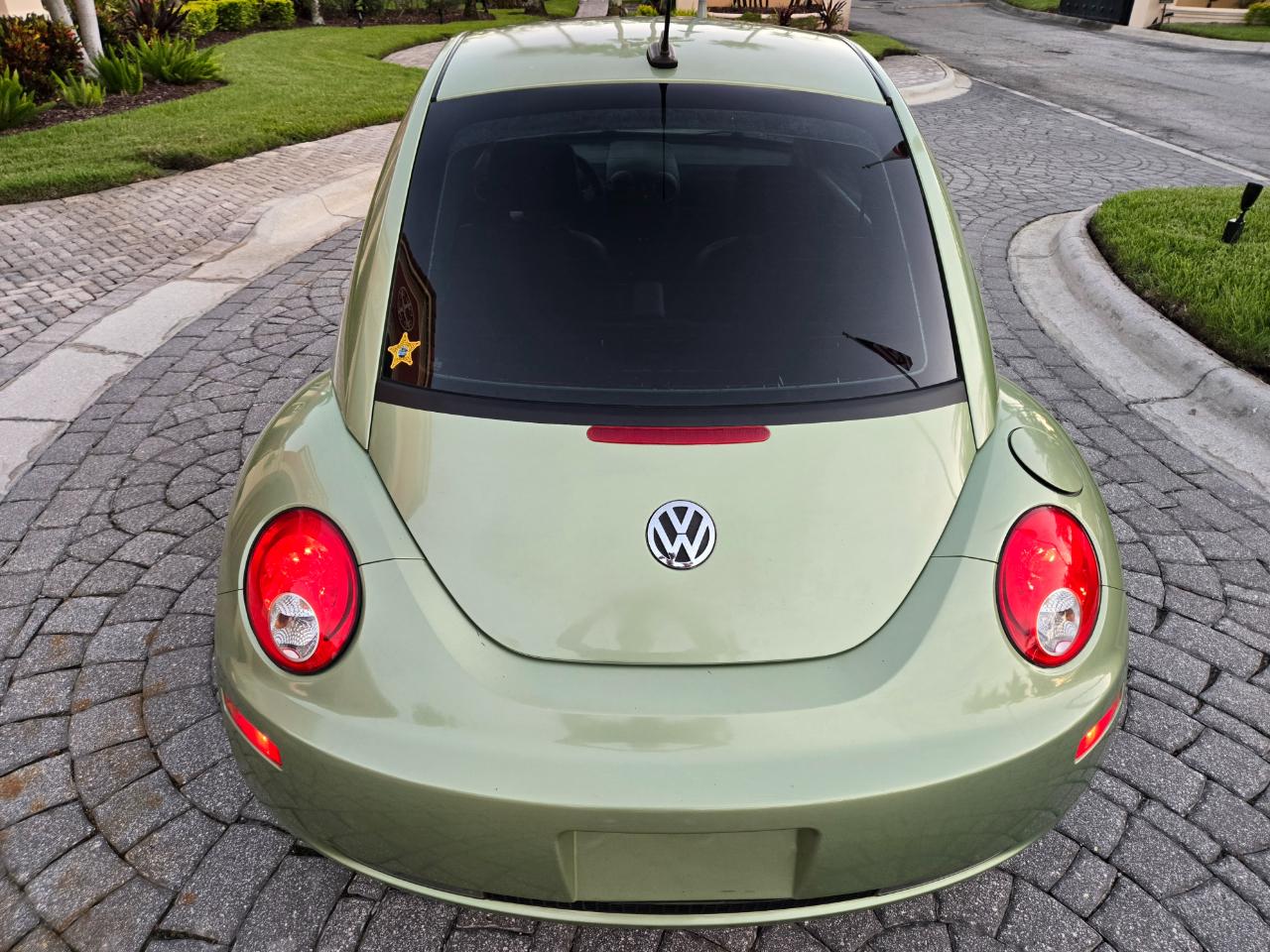 Volkswagen New Beetle  2009