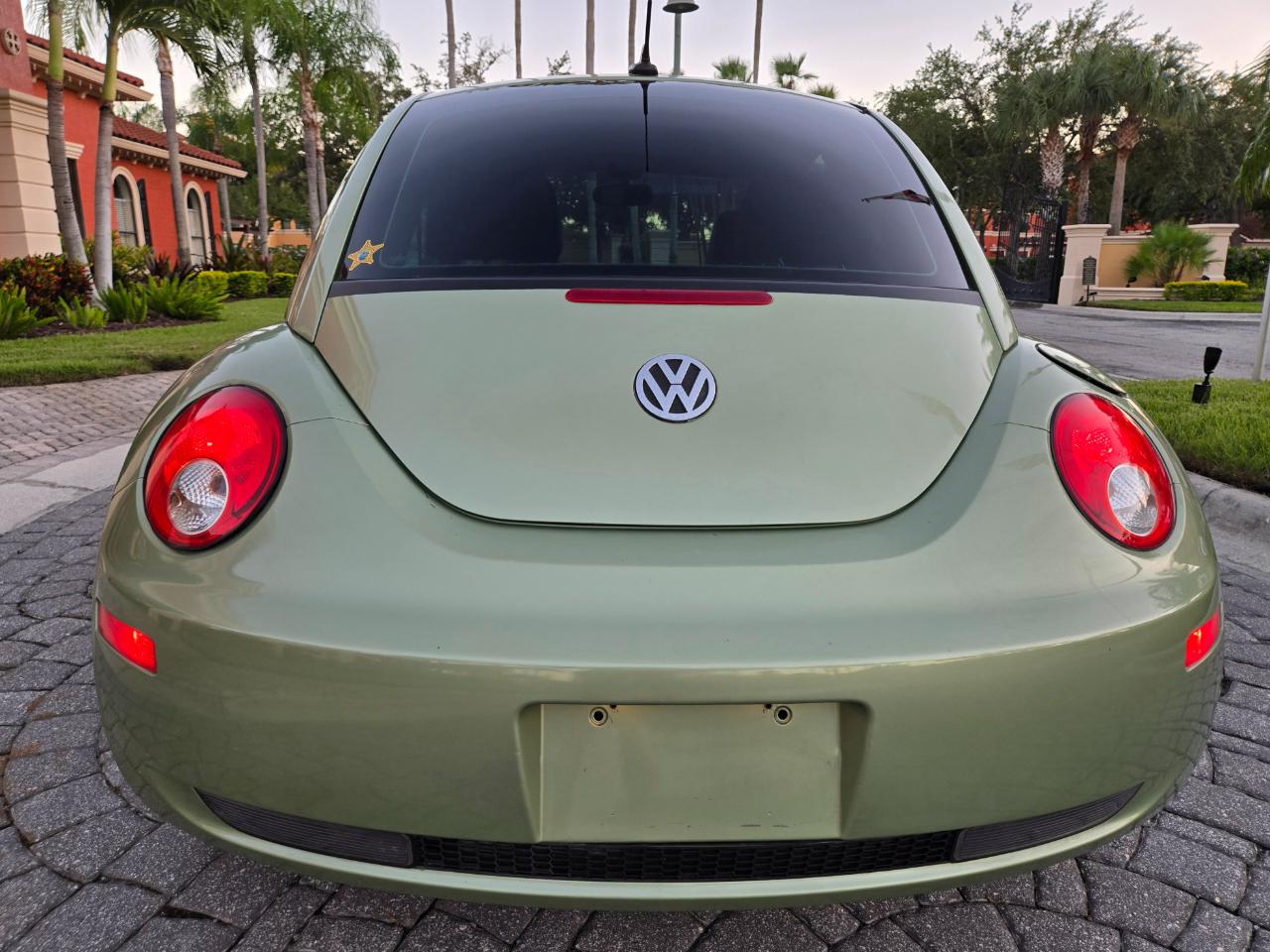 Volkswagen New Beetle  2009