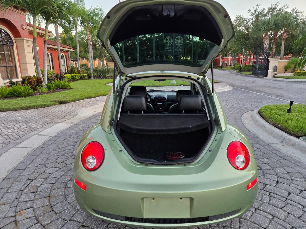 Volkswagen New Beetle  2009