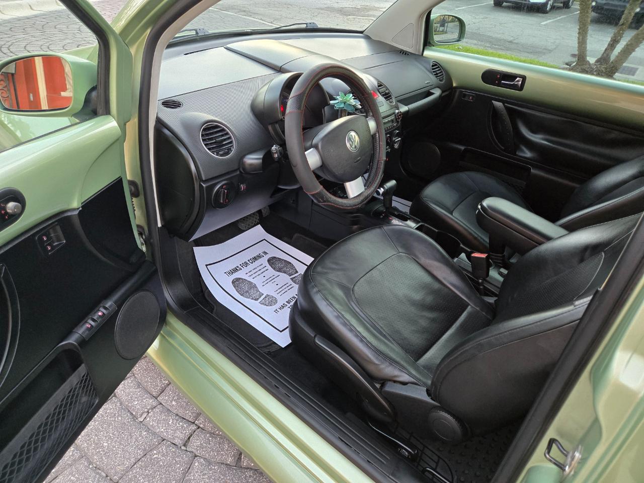 Volkswagen New Beetle  2009