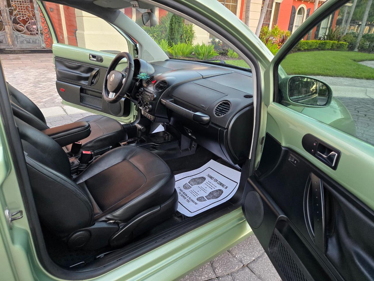 Volkswagen New Beetle  2009