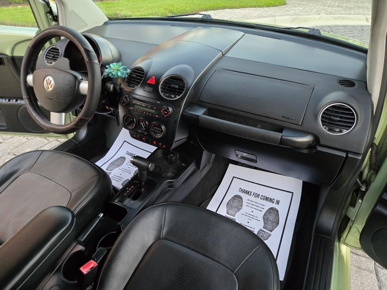Volkswagen New Beetle  2009