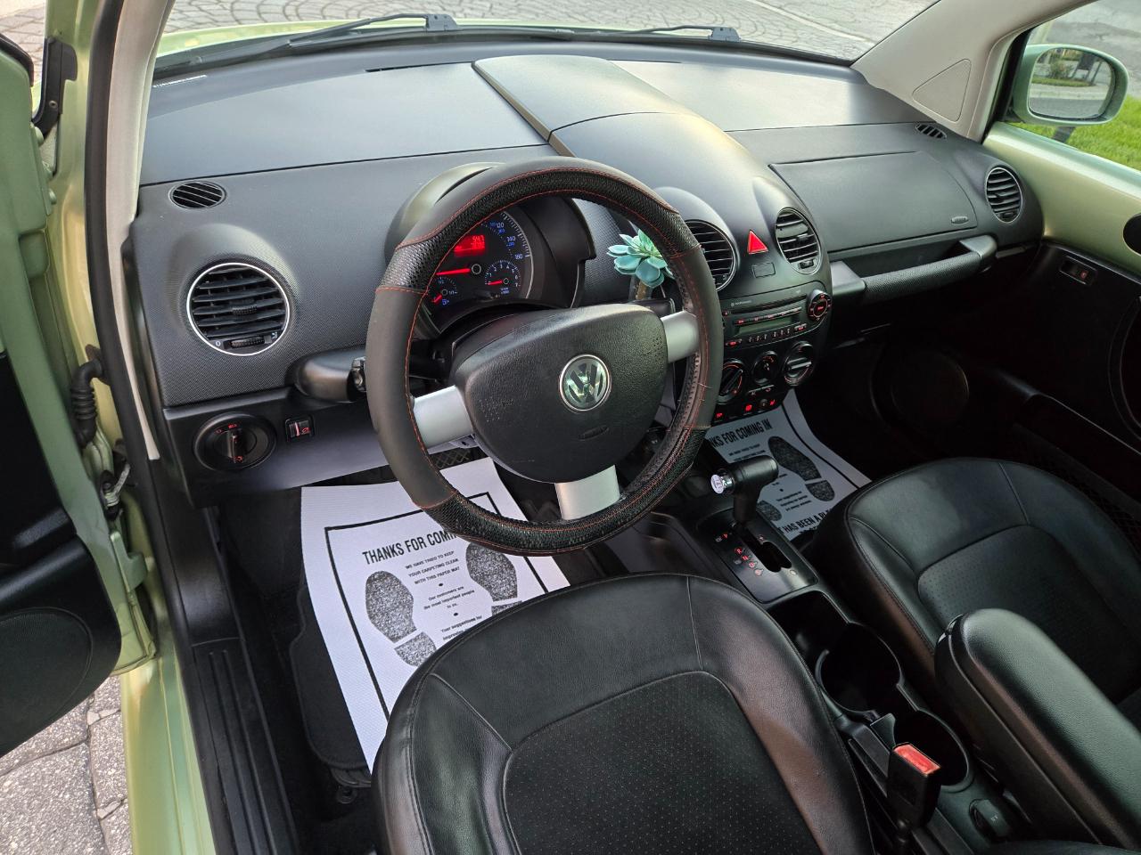 Volkswagen New Beetle  2009