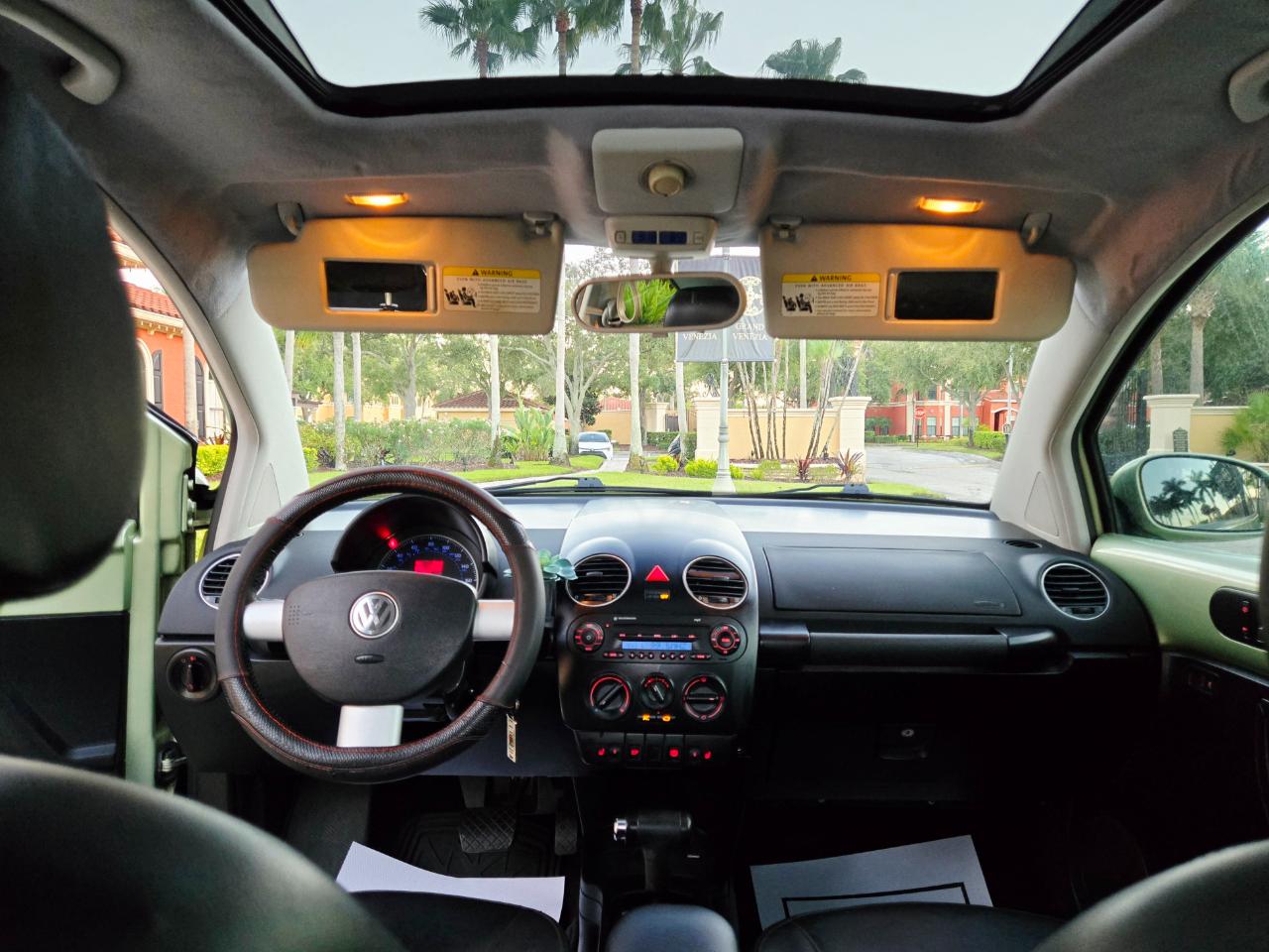 Volkswagen New Beetle  2009