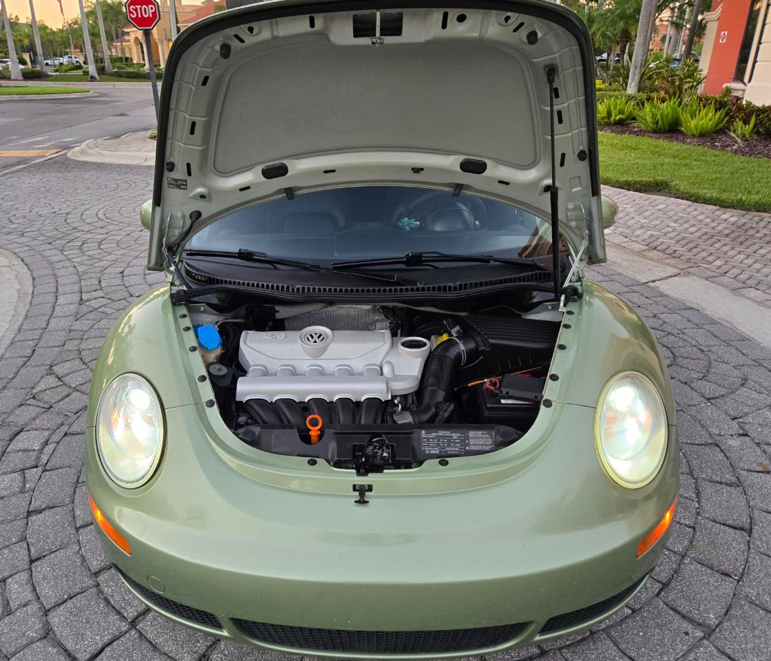 Volkswagen New Beetle  2009