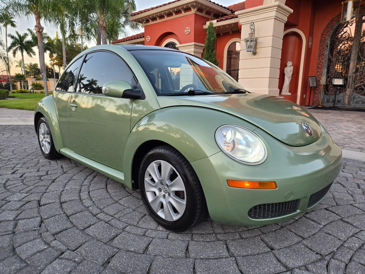 Volkswagen New Beetle  2009