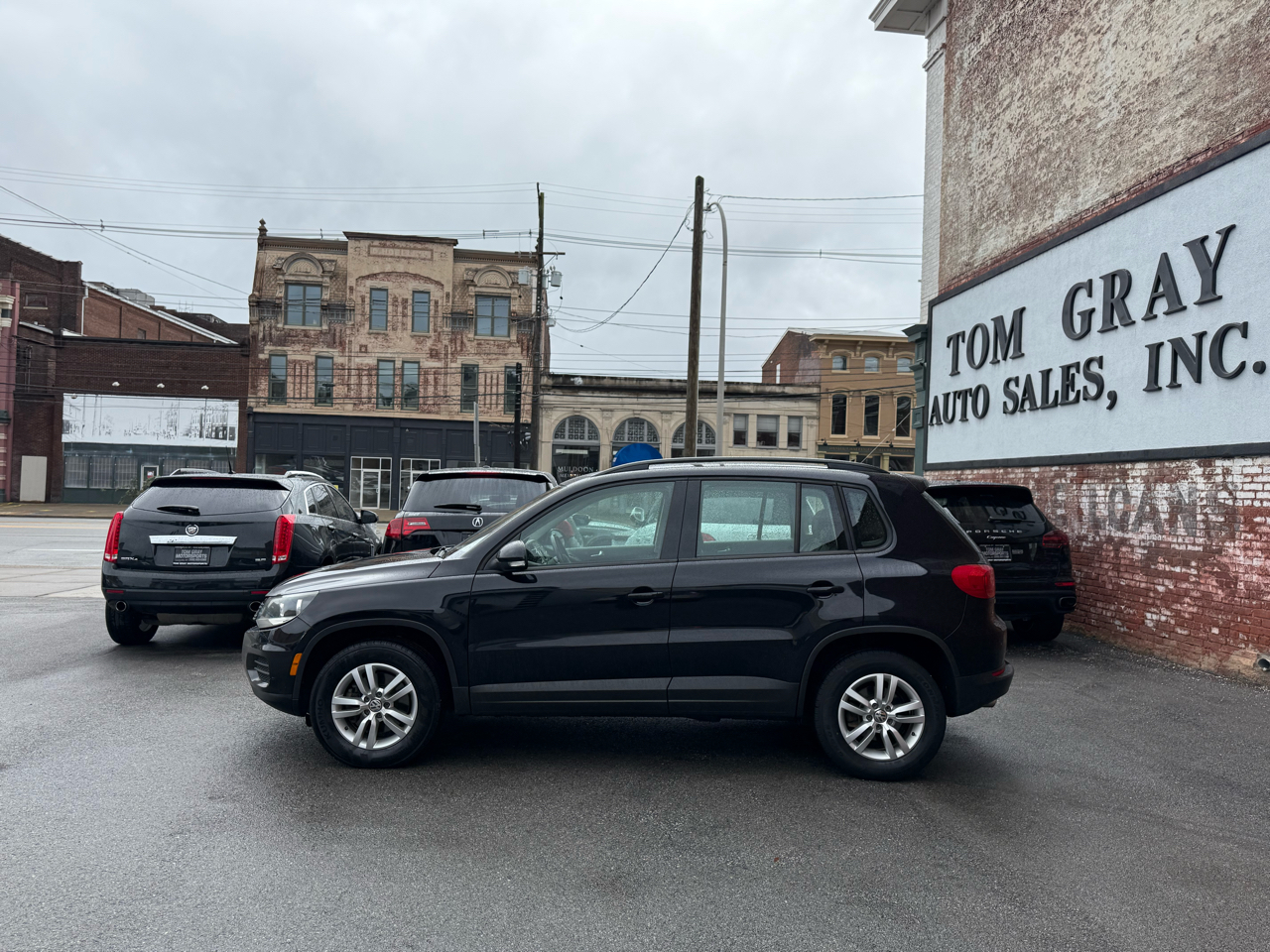 2016 Volkswagen Tiguan S photo 2