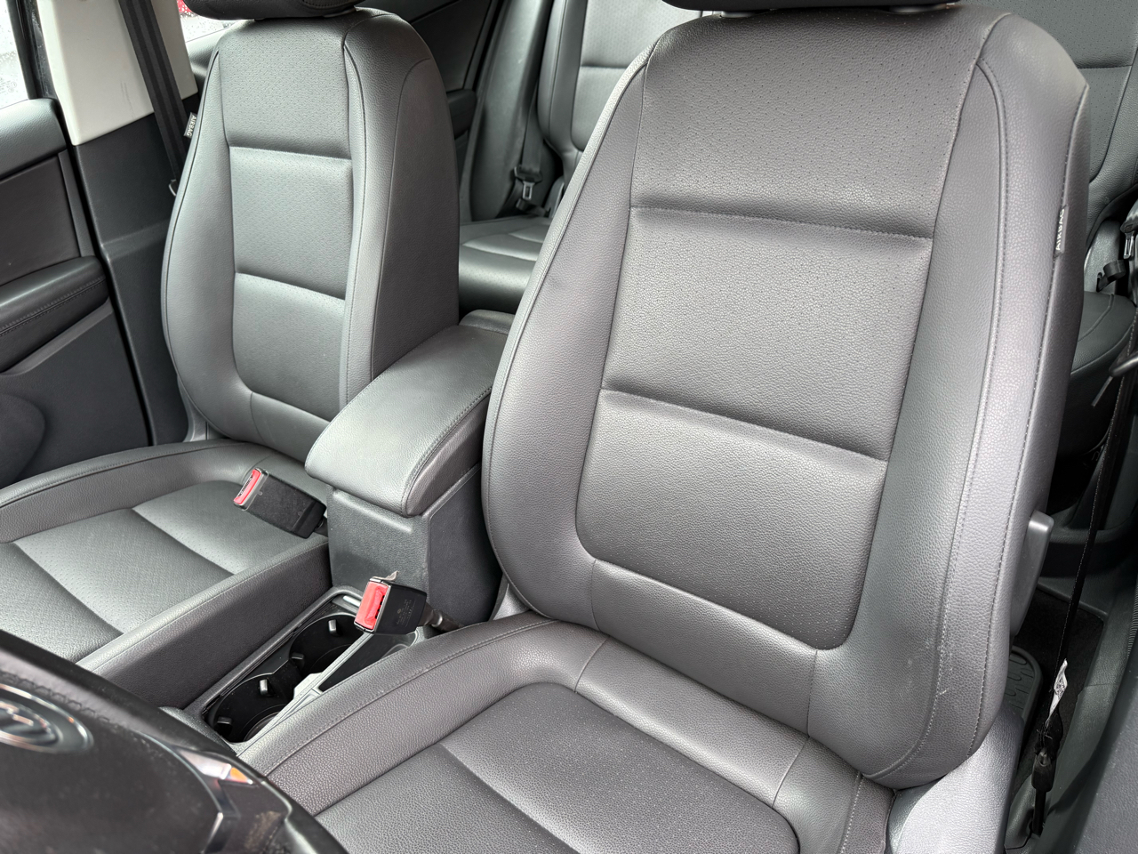 2016 Volkswagen Tiguan S photo 3