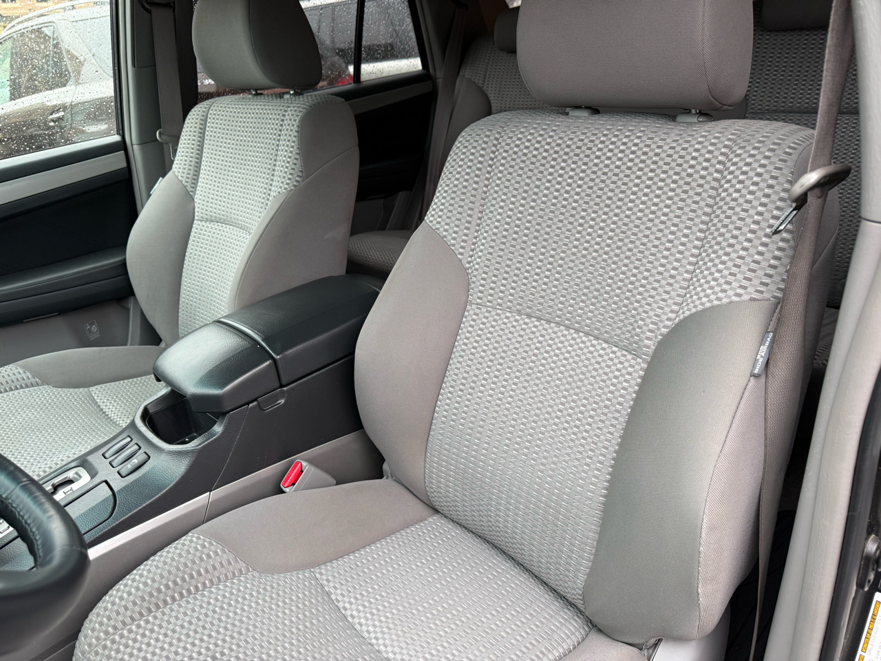 2008 Toyota 4Runner 4WD V6 Sport photo 4