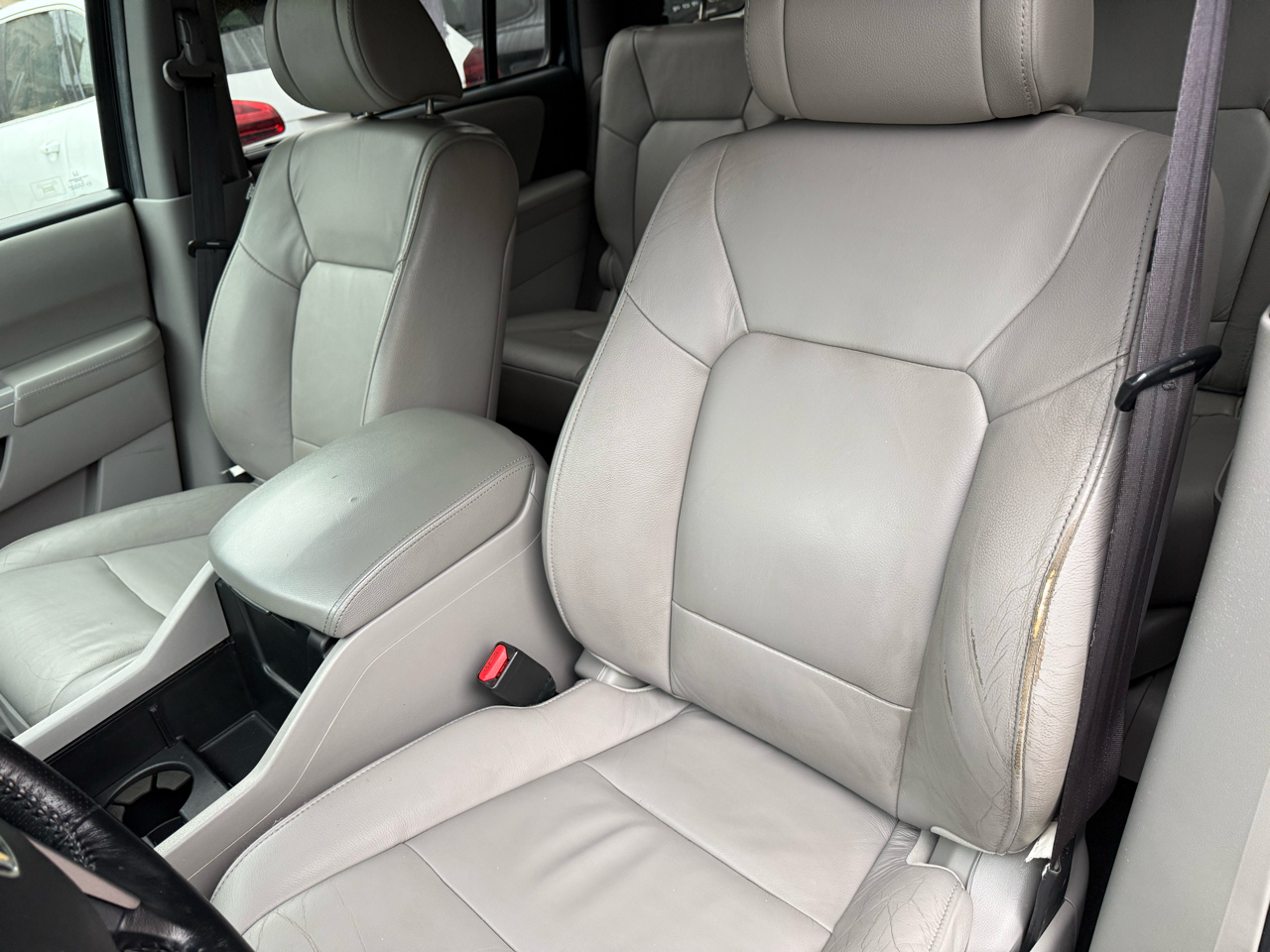 2012 Honda Pilot Touring photo 4