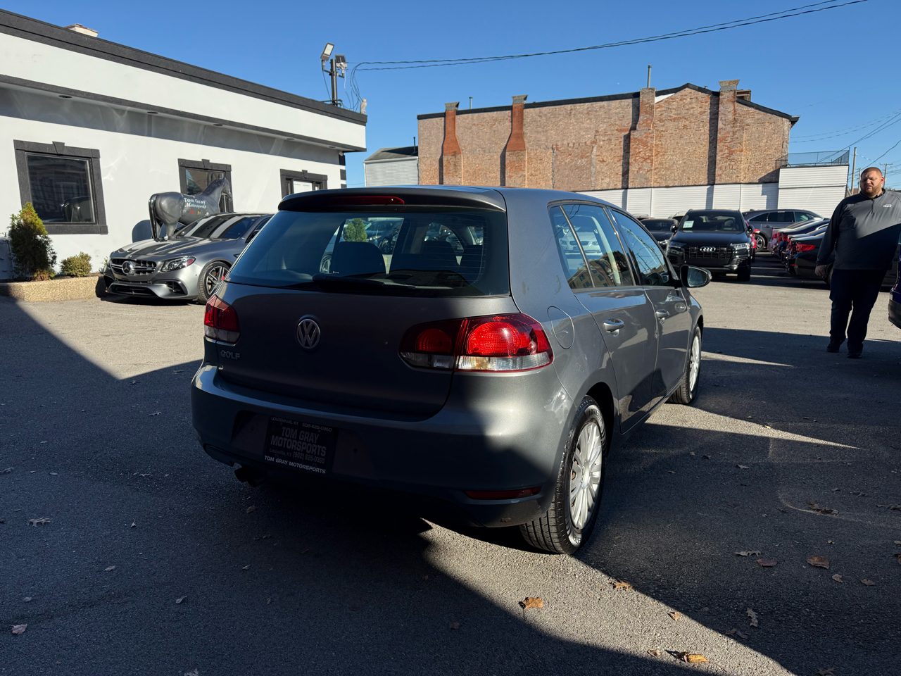 2013 Volkswagen Golf photo 2