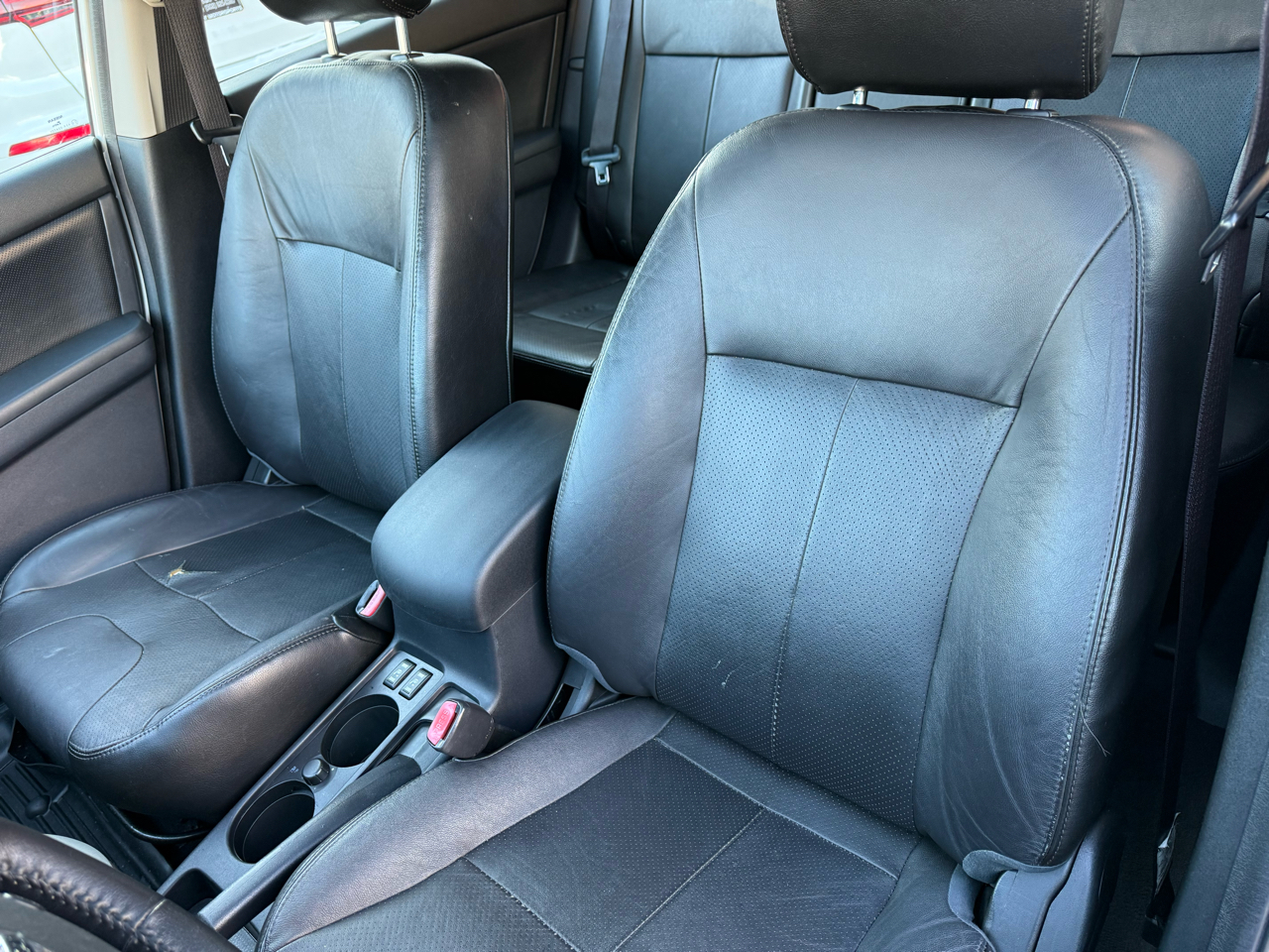 Nissan Sentra 4dr Sdn I4 CVT 2.0 SL 2011