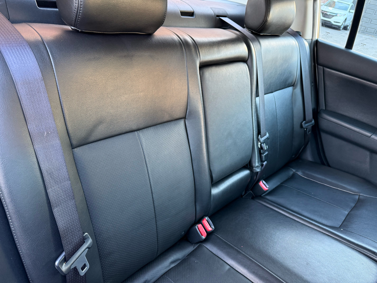 Nissan Sentra 4dr Sdn I4 CVT 2.0 SL 2011