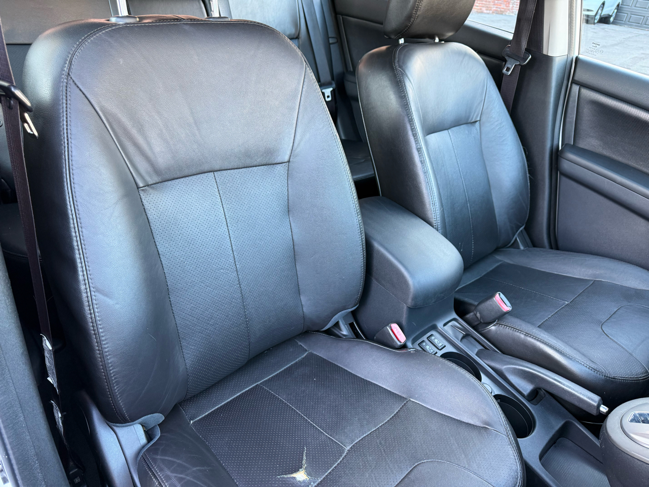 Nissan Sentra 4dr Sdn I4 CVT 2.0 SL 2011