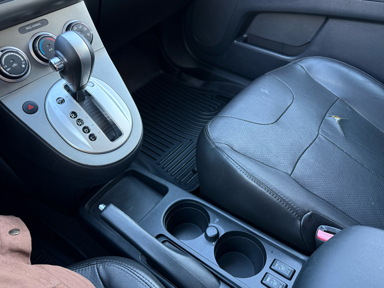 Nissan Sentra 4dr Sdn I4 CVT 2.0 SL 2011