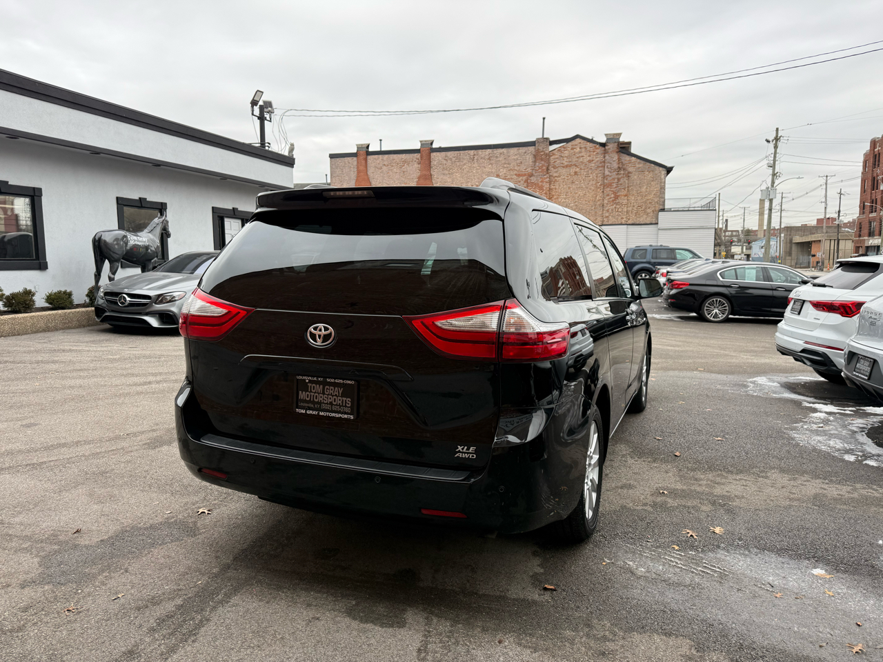 Toyota Sienna 5dr 7-Pass Van XLE Premium AWD (Natl) 2016