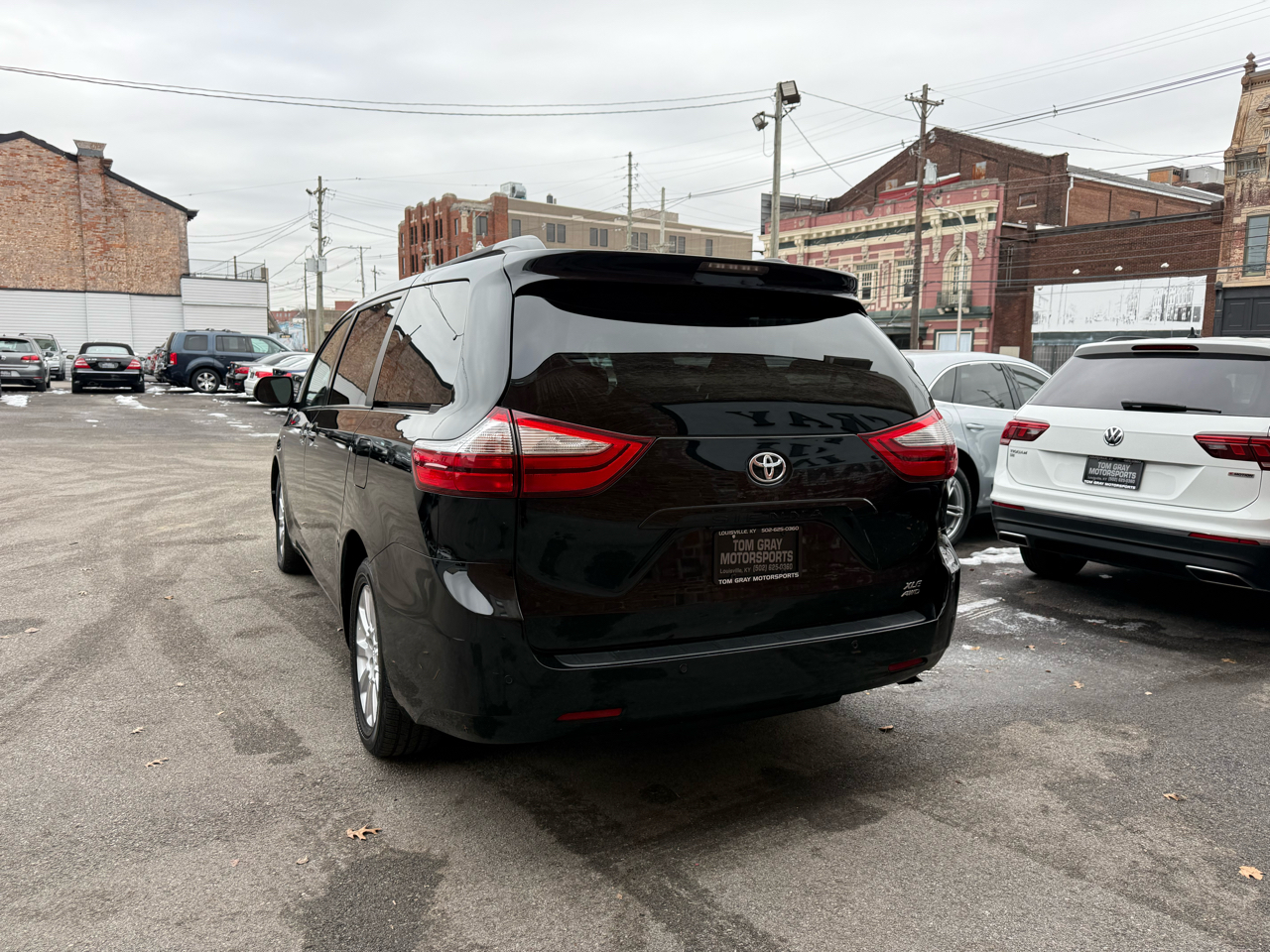 Toyota Sienna 5dr 7-Pass Van XLE Premium AWD (Natl) 2016