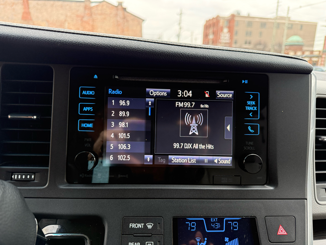 Toyota Sienna 5dr 7-Pass Van XLE Premium AWD (Natl) 2016