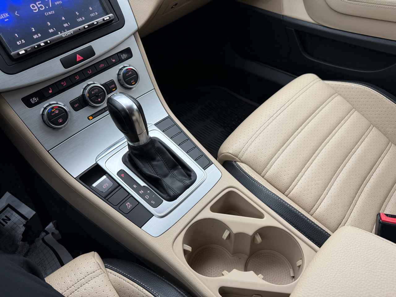 Volkswagen CC 4dr Sdn Sport Plus PZEV 2013