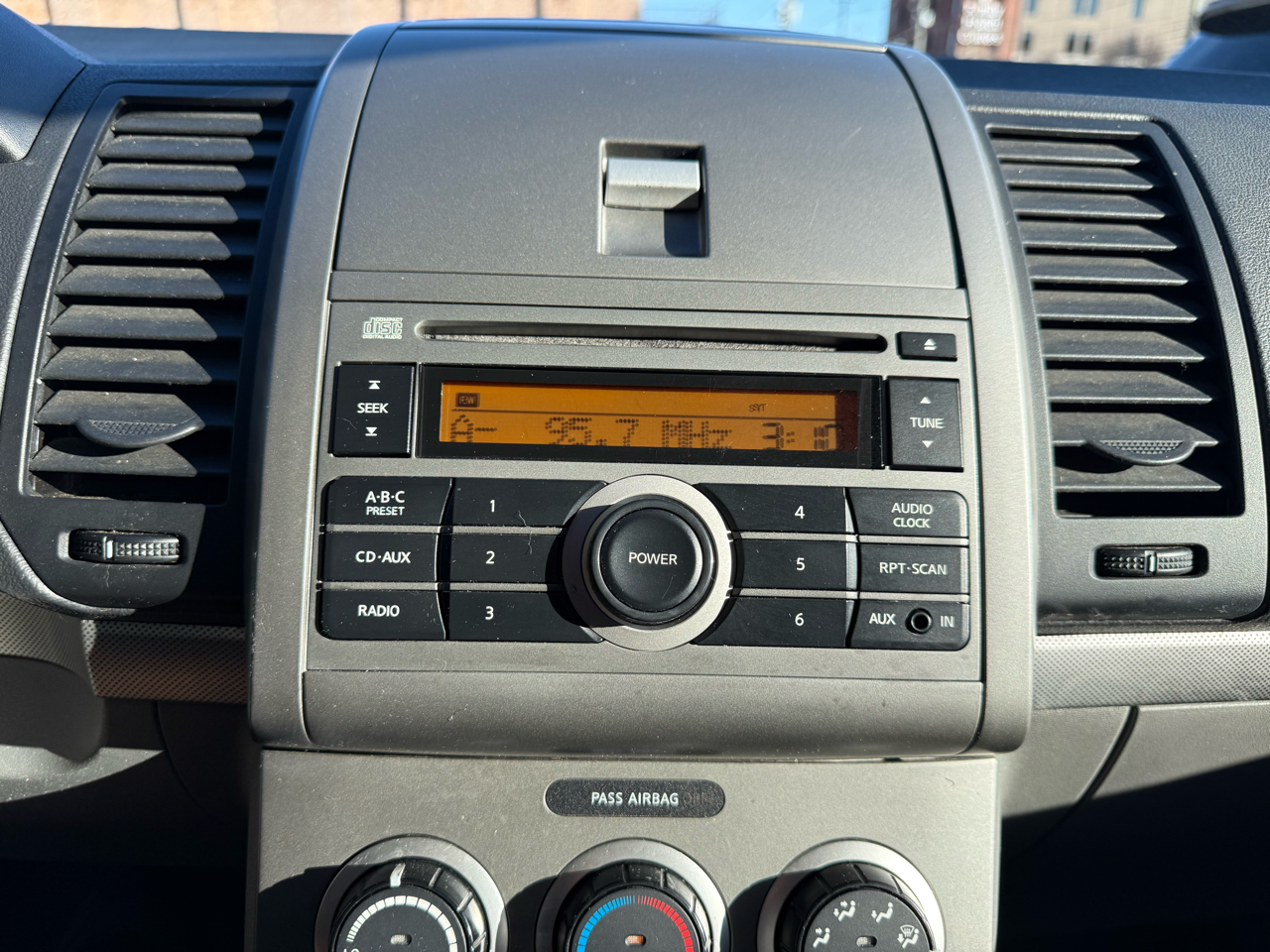 Nissan Sentra 4dr Sdn I4 CVT 2.0 2009