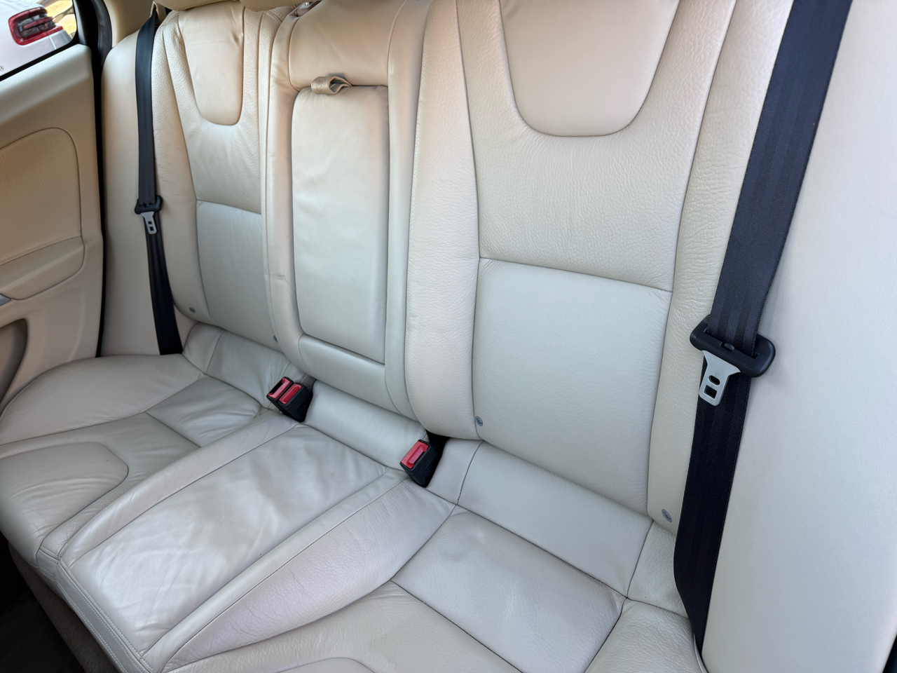 Volvo S60 FWD 4dr Sdn T5 2012