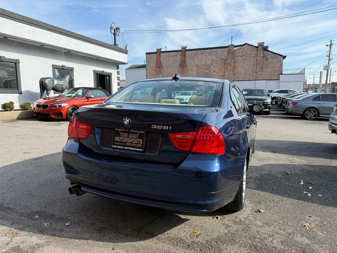 BMW 3 Series 4dr Sdn 328i xDrive AWD 2011