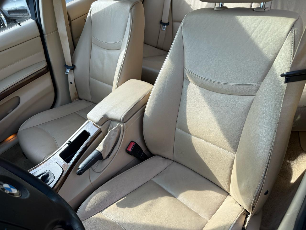 BMW 3 Series 4dr Sdn 328i xDrive AWD 2011