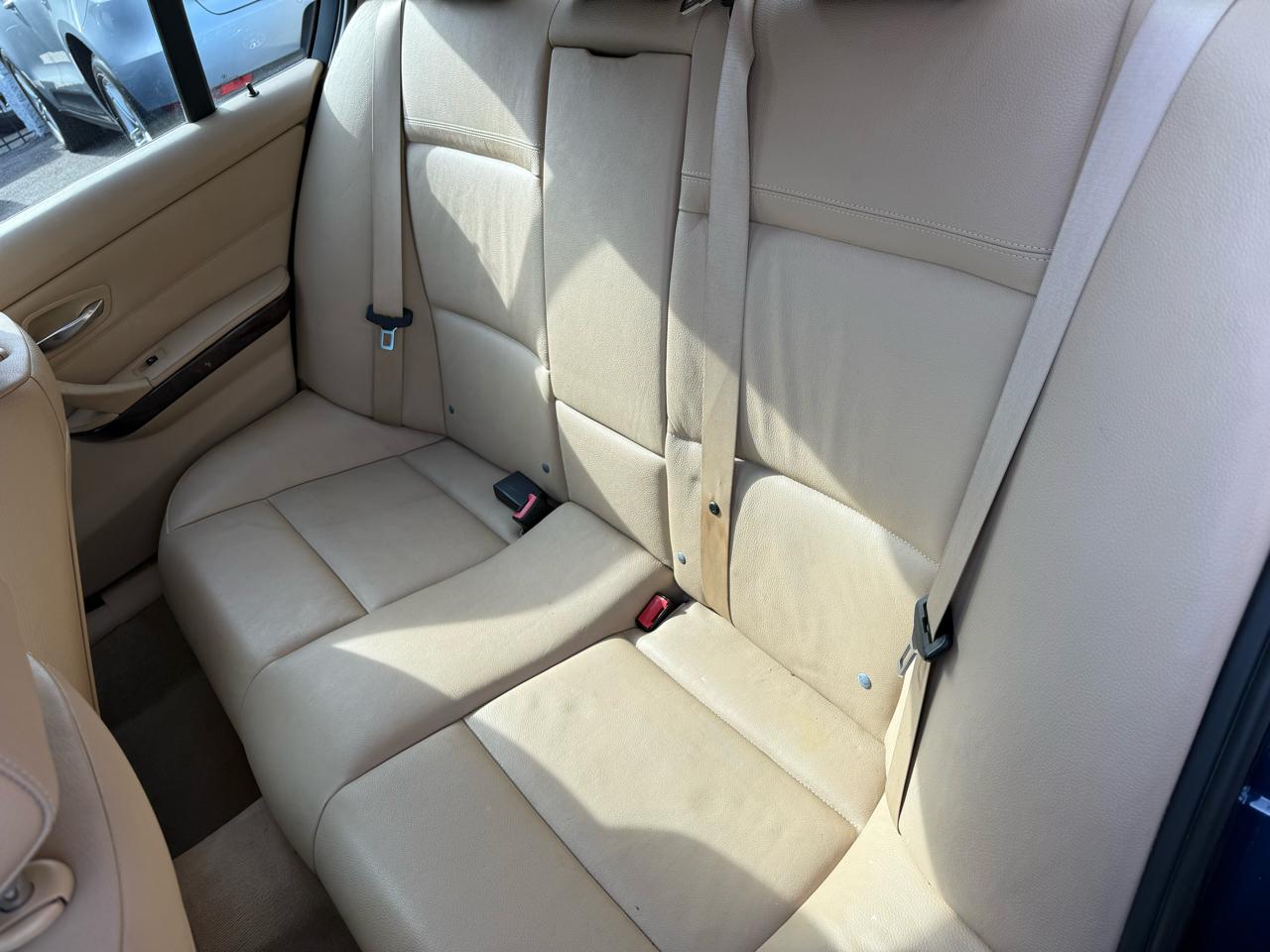 BMW 3 Series 4dr Sdn 328i xDrive AWD 2011