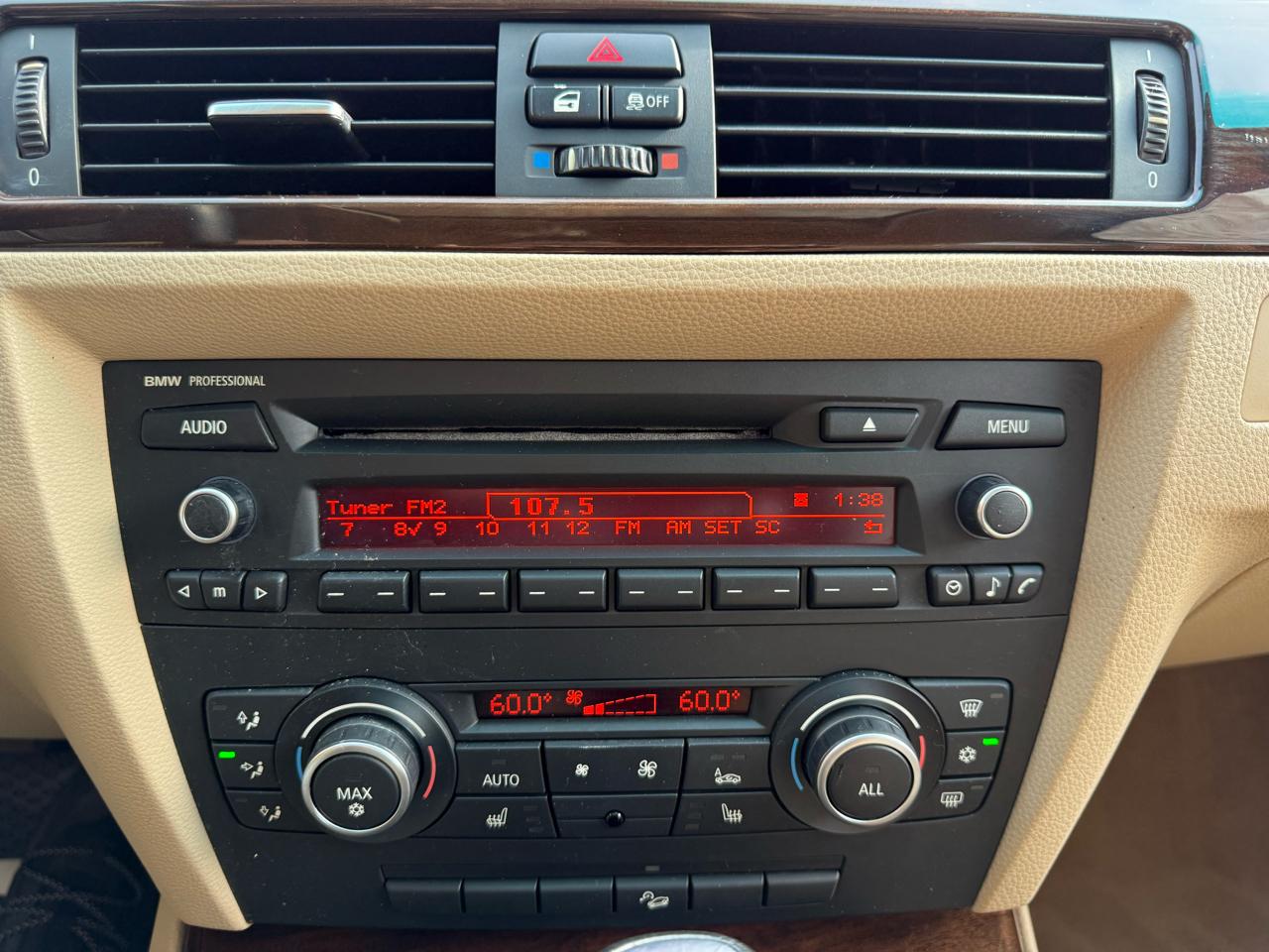 BMW 3 Series 4dr Sdn 328i xDrive AWD 2011