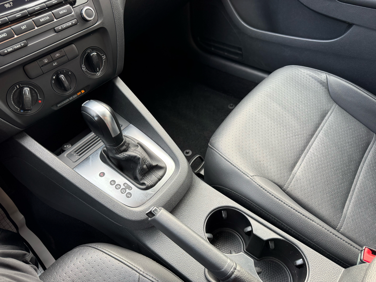 Volkswagen Jetta Sedan 4dr Auto SE PZEV 2014