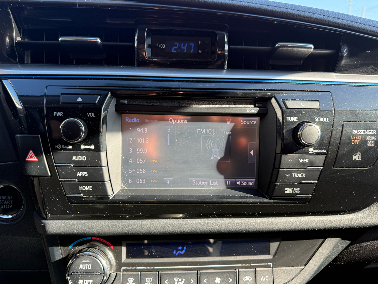 Toyota Corolla 4dr Sdn CVT S w/Special Edition Pkg (Natl) 2016