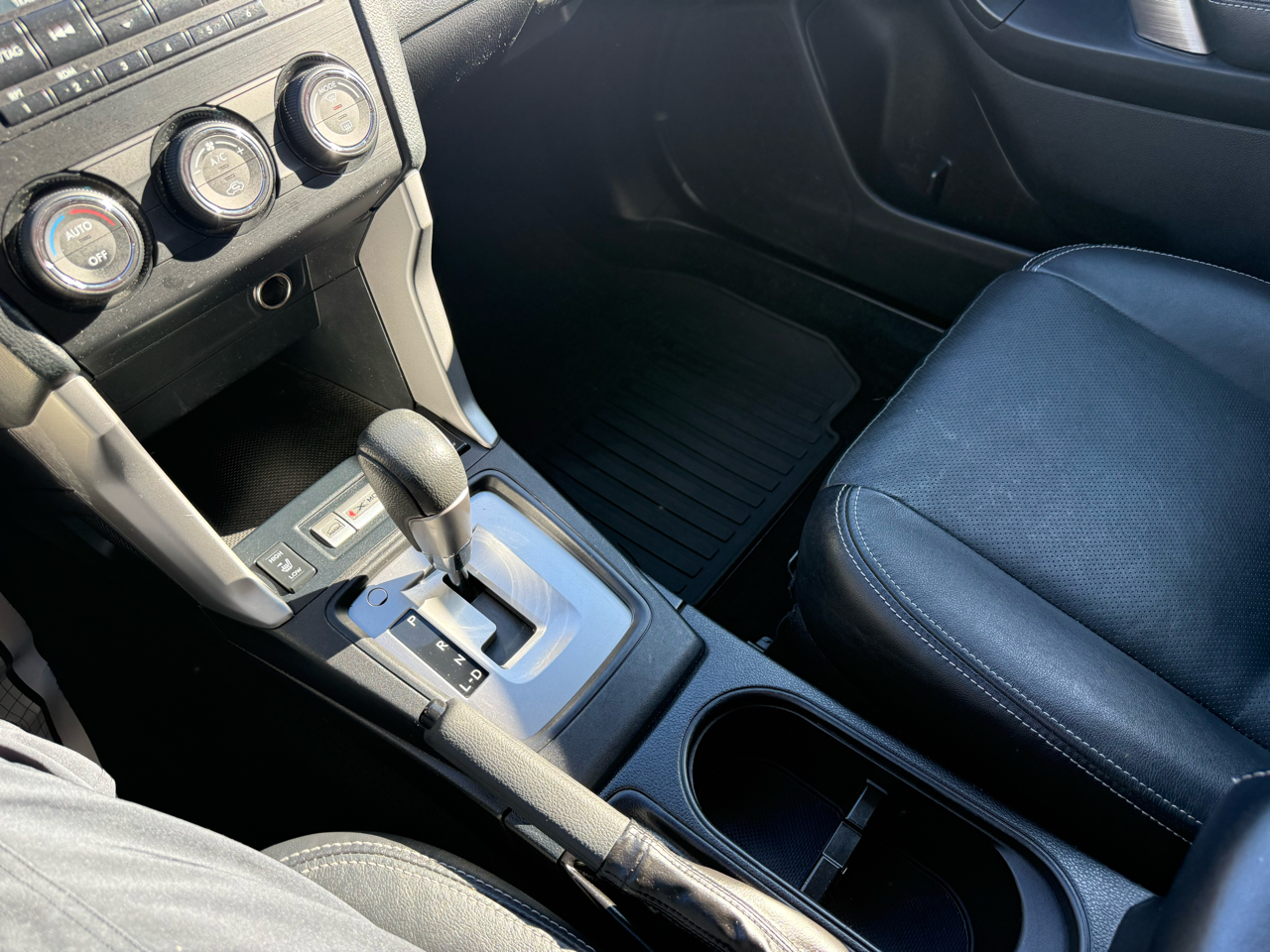 Subaru Forester 4dr CVT 2.5i Limited PZEV 2015