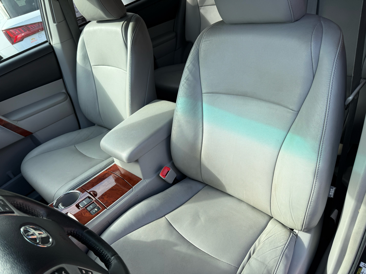 Toyota Highlander 4WD 4dr V6 Limited (Natl) 2011