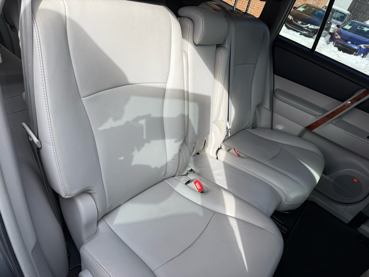 Toyota Highlander 4WD 4dr V6 Limited (Natl) 2011