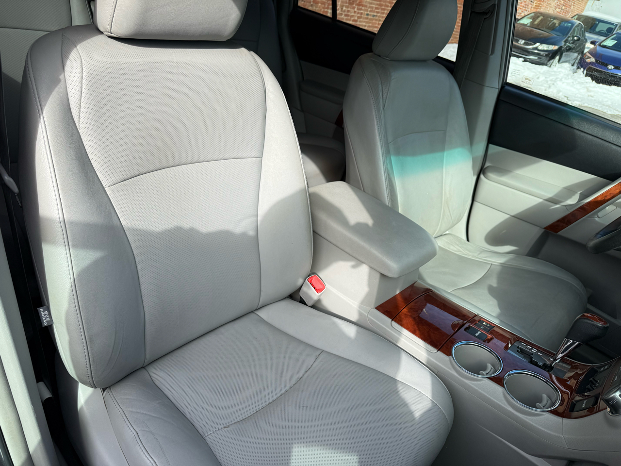 Toyota Highlander 4WD 4dr V6 Limited (Natl) 2011