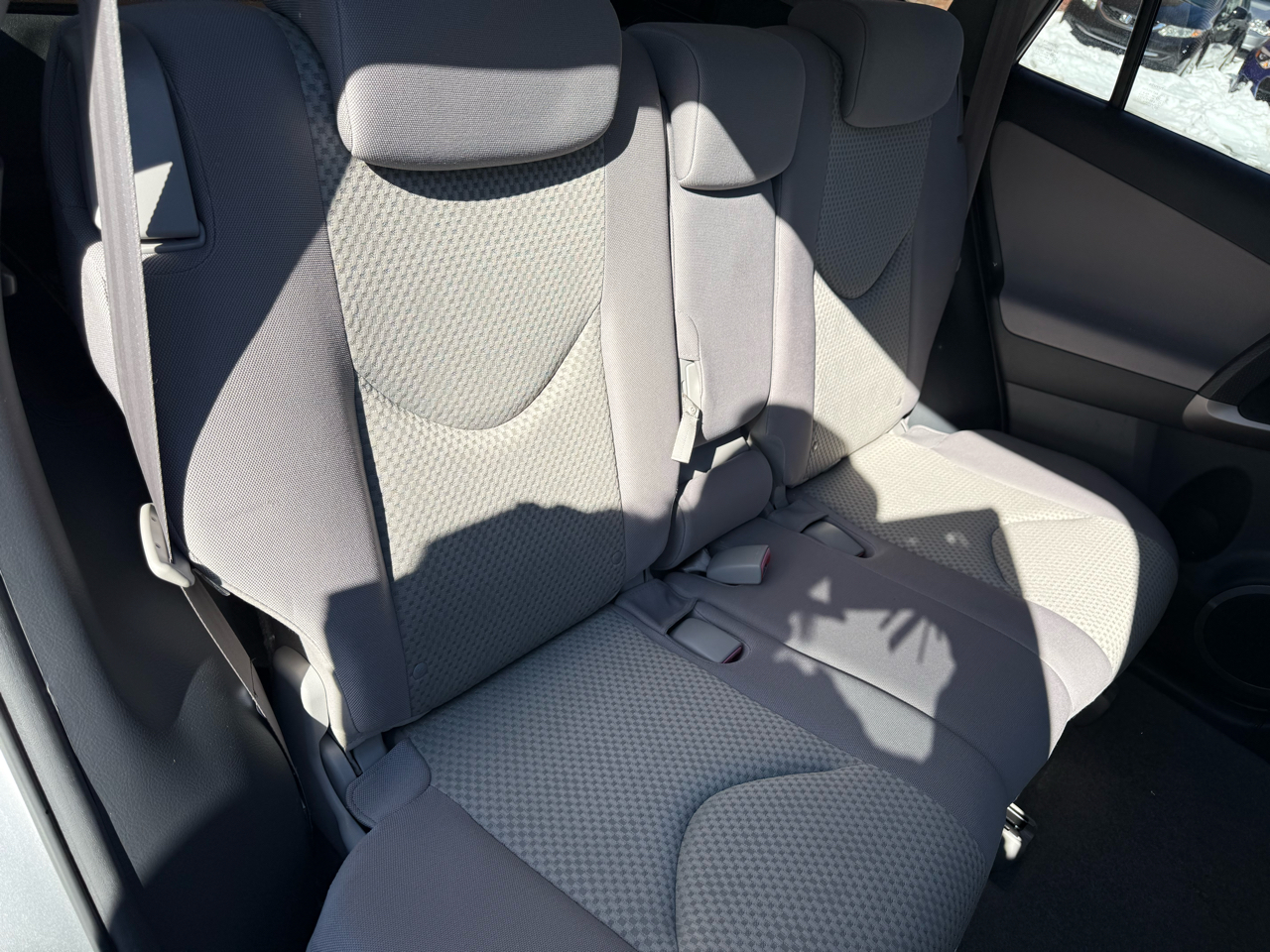 Toyota RAV4 4WD 4dr 4-cyl (Natl) 2007